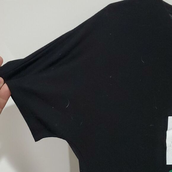 TENTREE medium black short sleeve v neck short - Picture 4 of 7